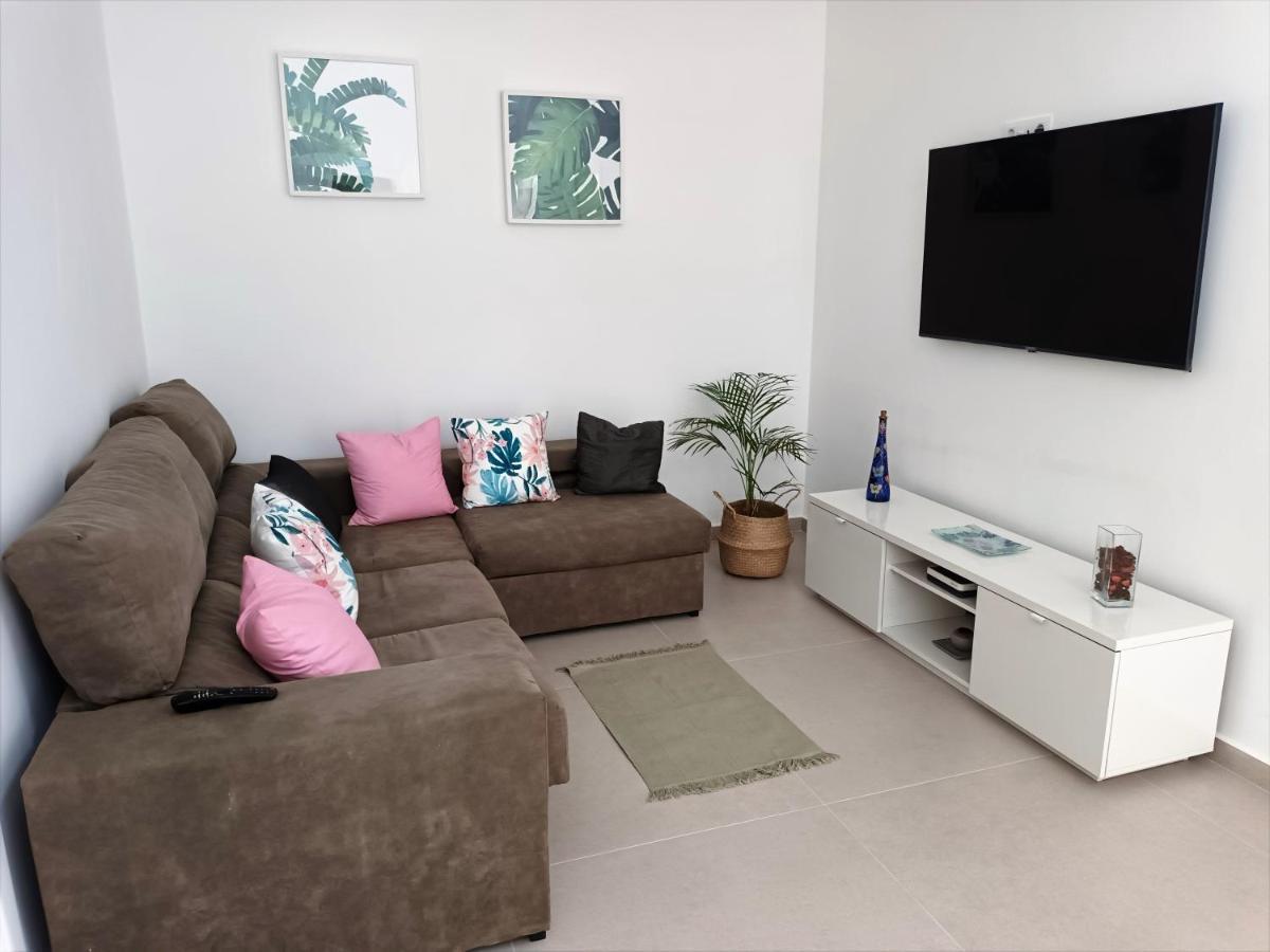 Apartamentos Falcon Tinajo Exterior photo